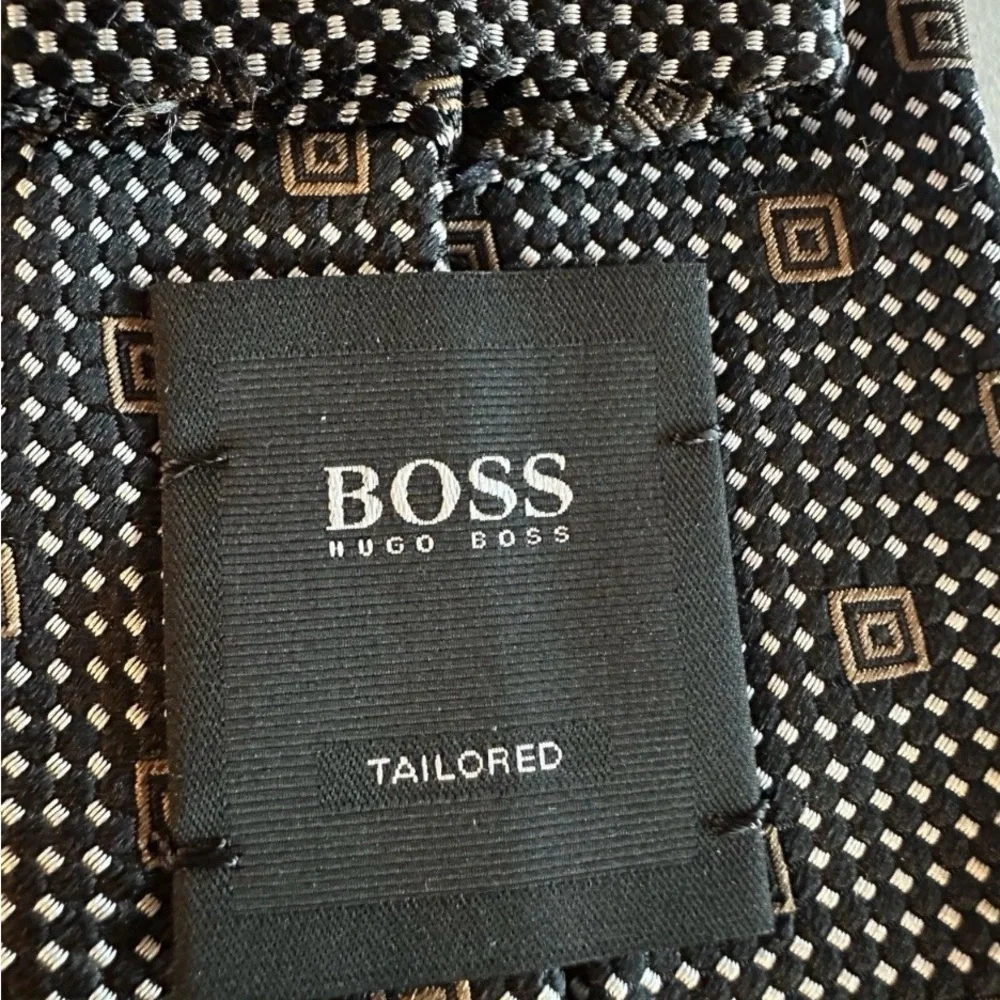 Hugo Boss Silk Neck Tie Black & Gold 3” Wide